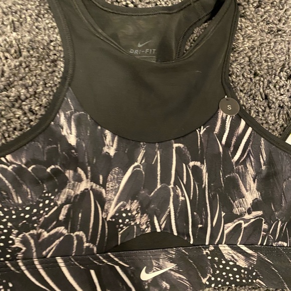 Nike sports bra - Picture 2 of 4
